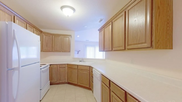 Kitchen with full appliance package